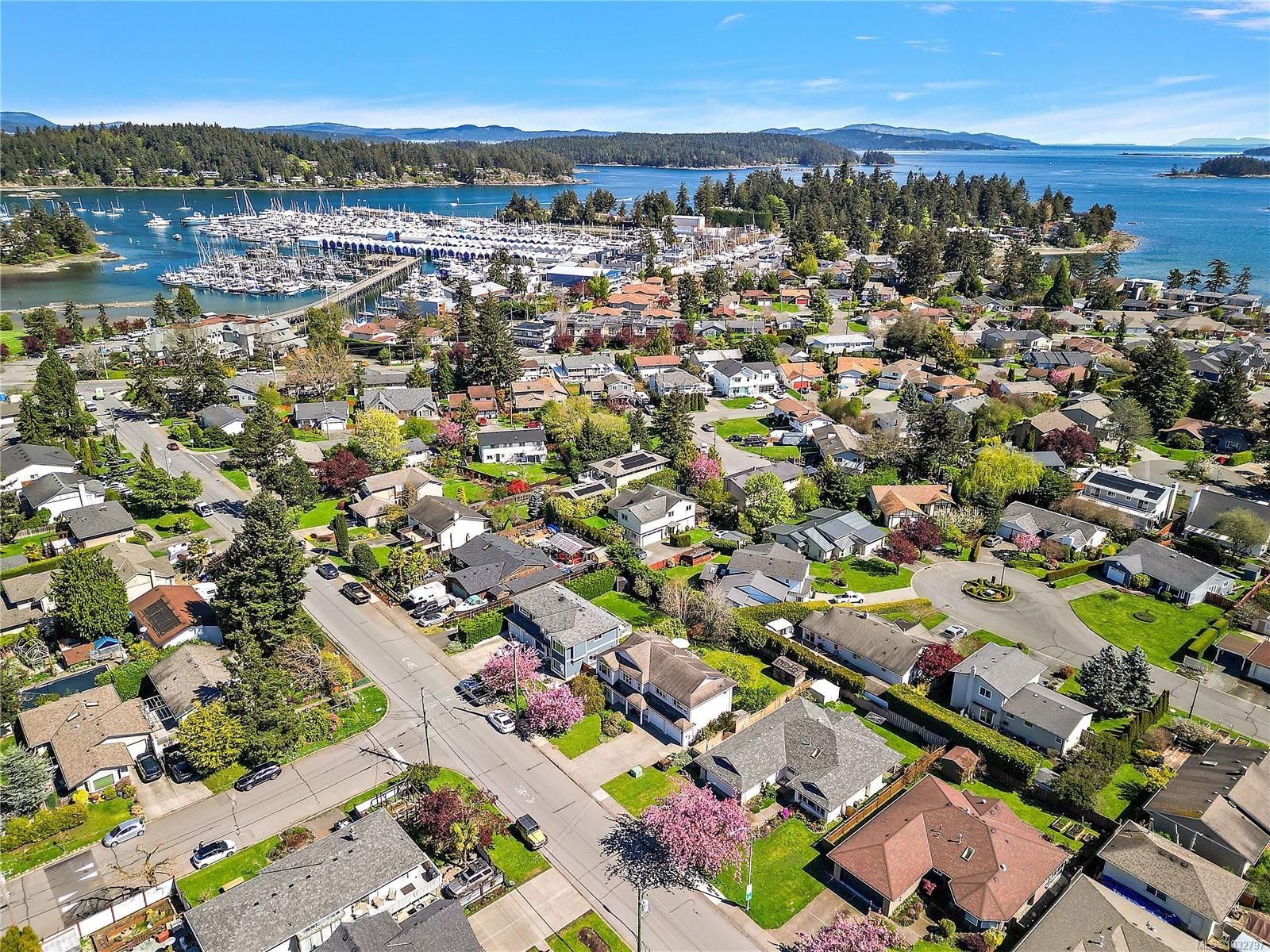 10347 Bowerbank Rd, Sidney, BC