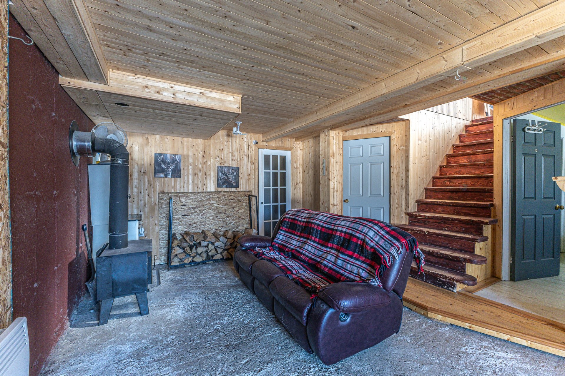 Salle familiale - 4720 Ch. Brassard, Saint-Zénon, QC - Photo Showing Other Room