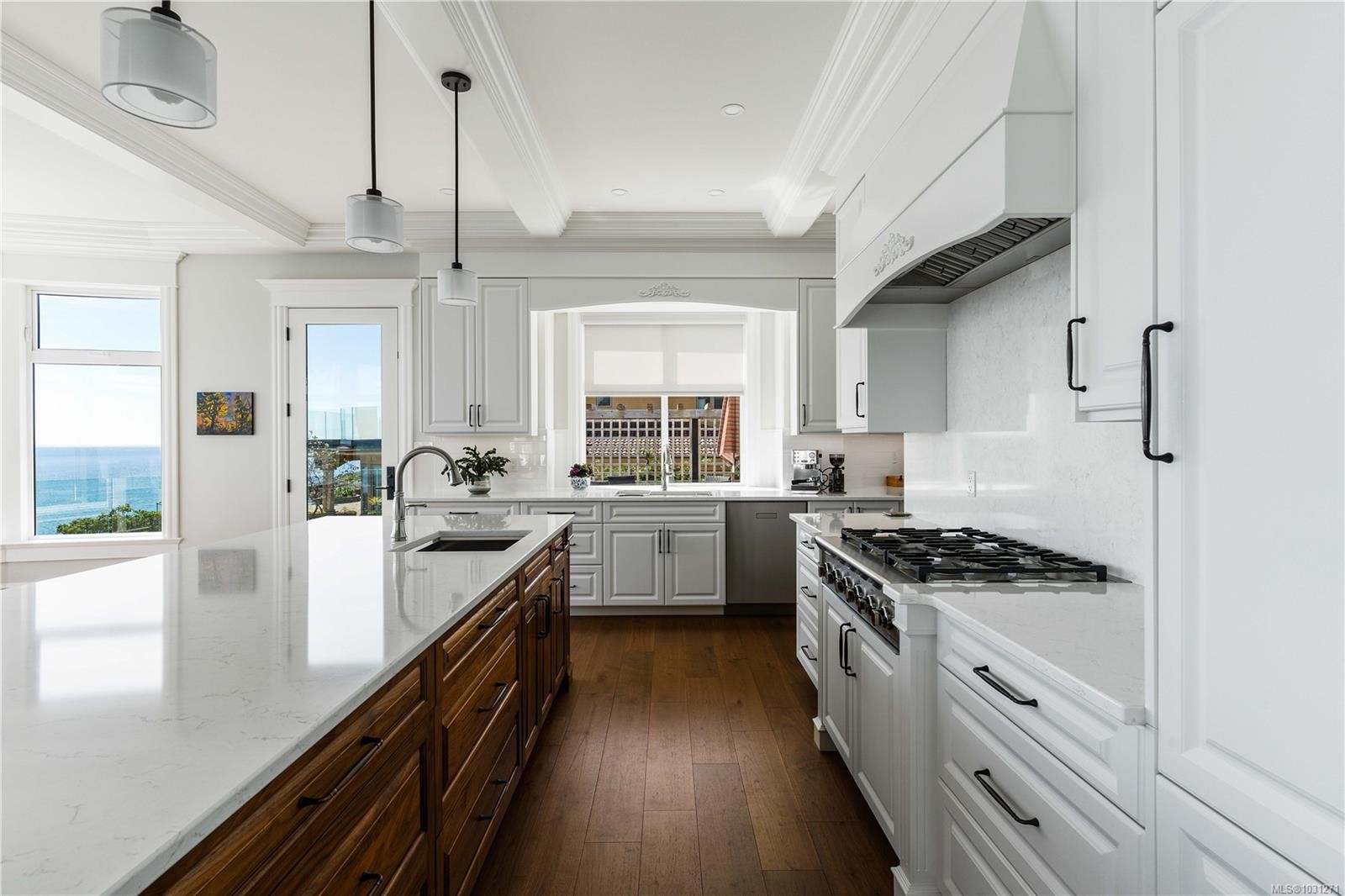 4585 Leyns Rd, Saanich, BC