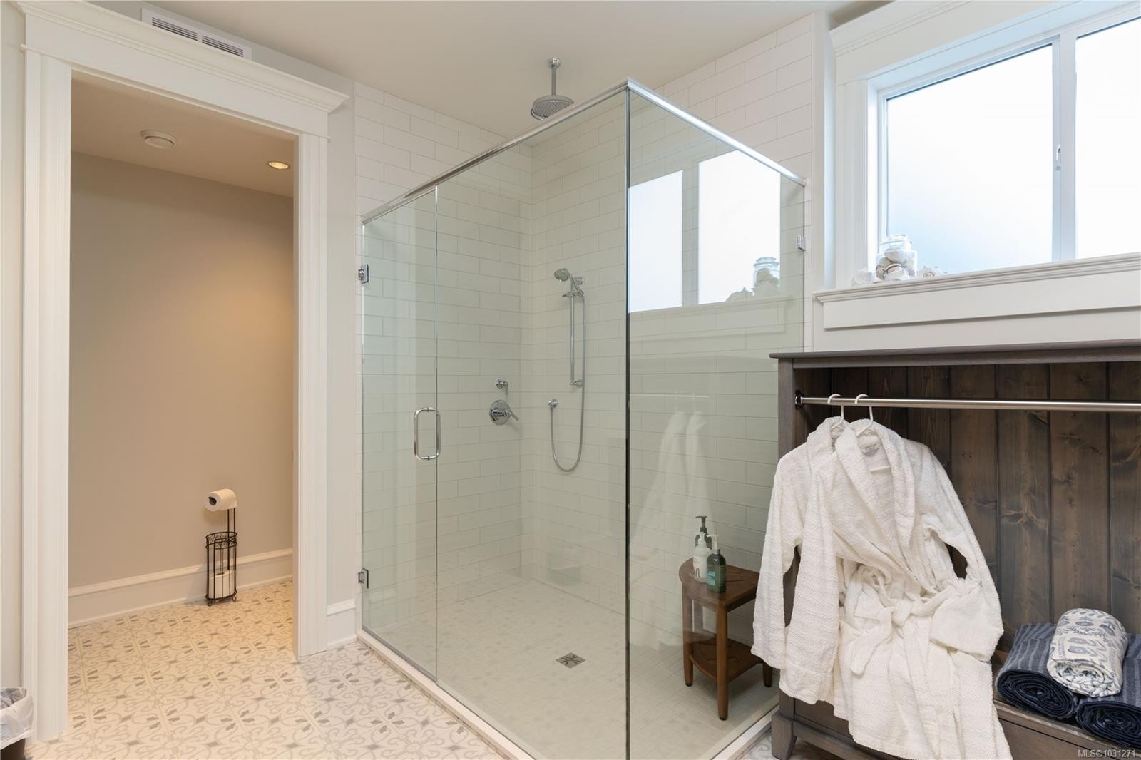 4585 Leyns Rd, Saanich, BC