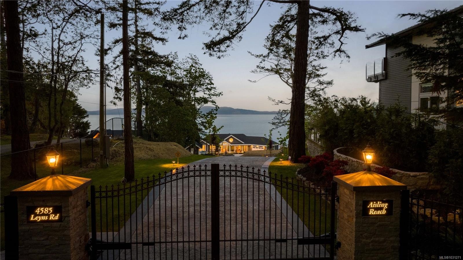 4585 Leyns Rd, Saanich, BC