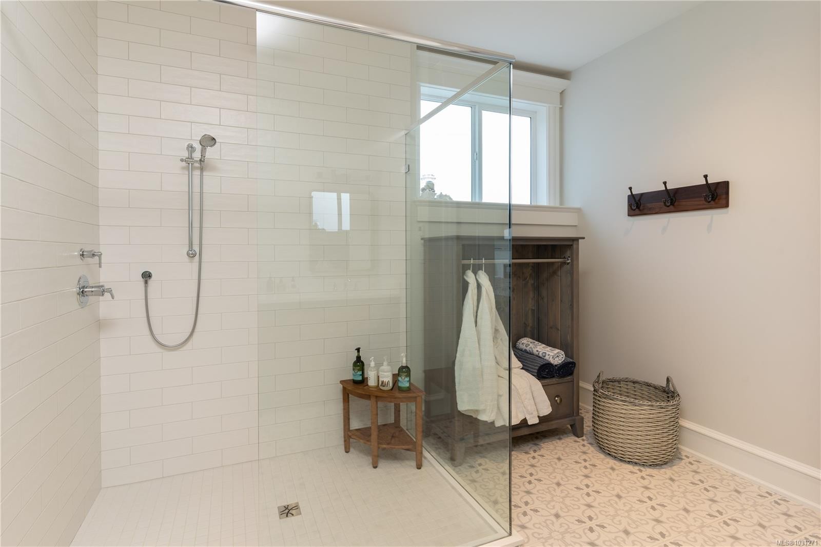 4585 Leyns Rd, Saanich, BC