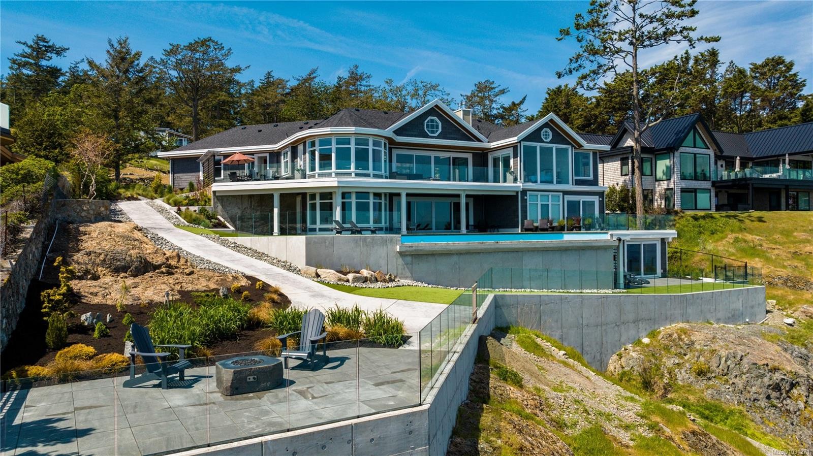 4585 Leyns Rd, Saanich, BC