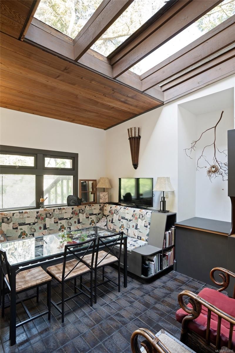 1168 Burnside Rd West, Saanich, BC