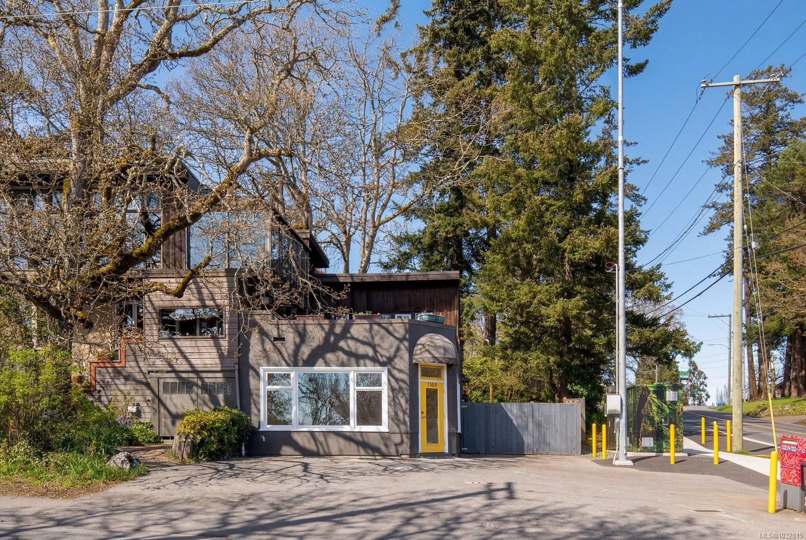 1168 Burnside Rd West, Saanich, BC