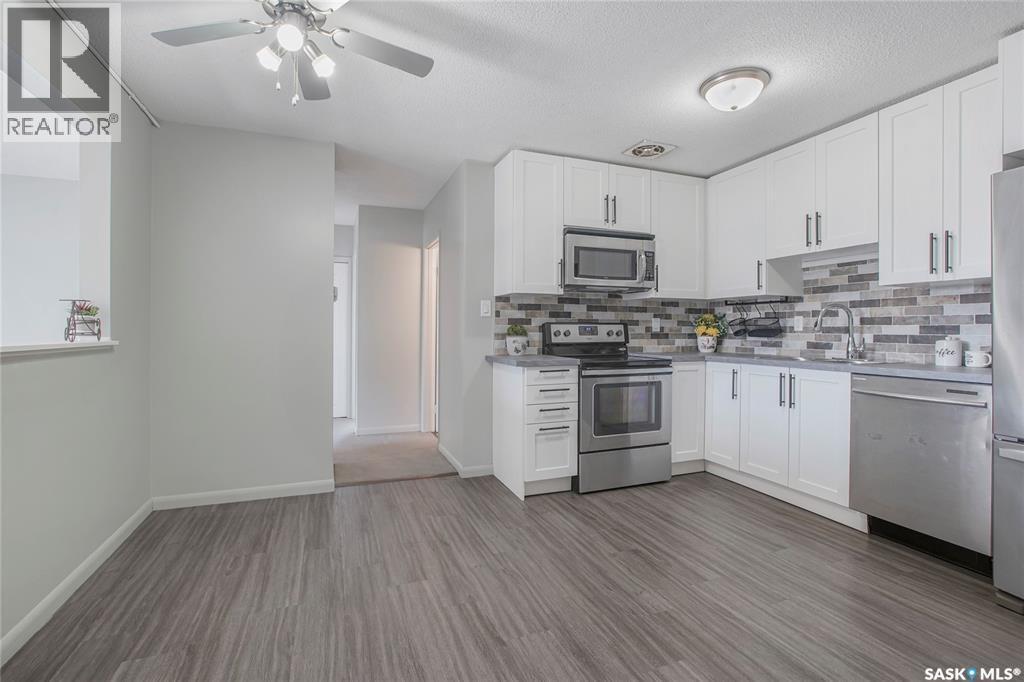 32 3113 7Th Street E, Saskatoon, SK - Indoor Photo Showing Kitchen