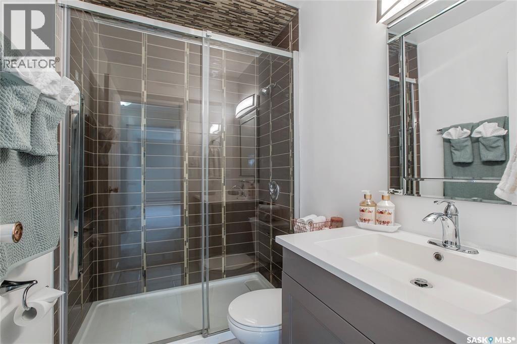 32 3113 7Th Street E, Saskatoon, SK - Indoor Photo Showing Bathroom