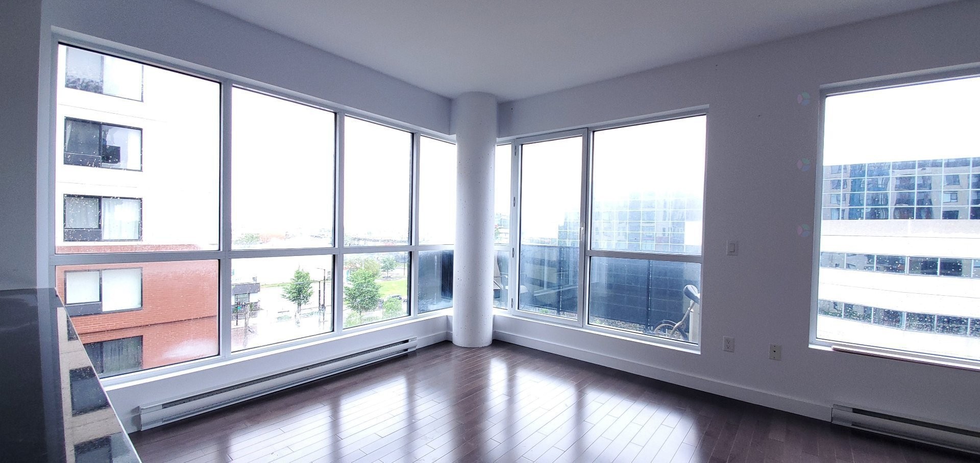 Living Room - 3502-5150 Rue Buchan, Montréal (Côte-Des-Neiges/Notre-Dame-De-Grâce), QC - Indoor Photo Showing Other Room