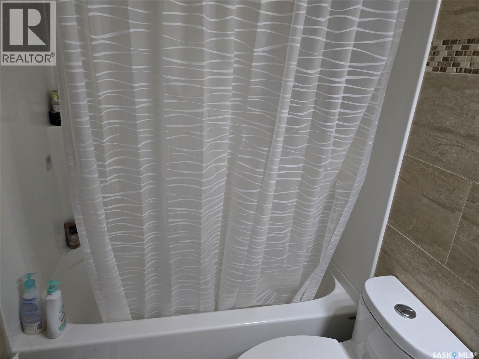 115A 4040 8Th Street E, Saskatoon, SK - Indoor Photo Showing Bathroom