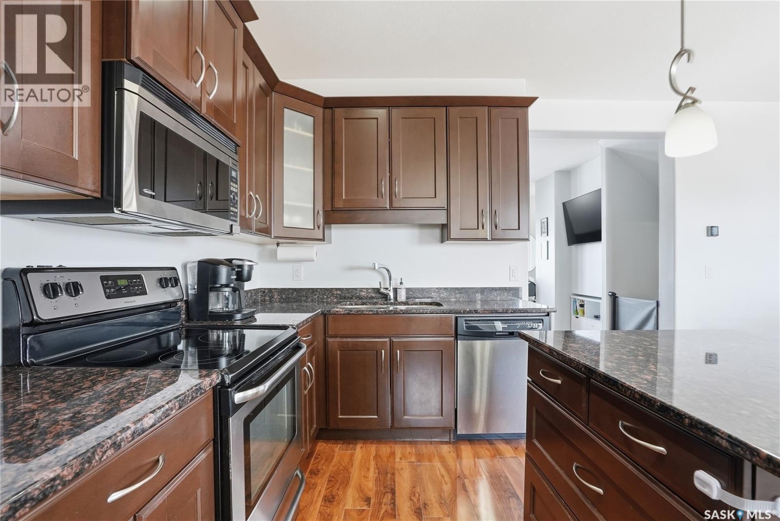 842 Stensrud Road, Saskatoon, SK - Indoor Photo Showing Kitchen With Stainless Steel Kitchen