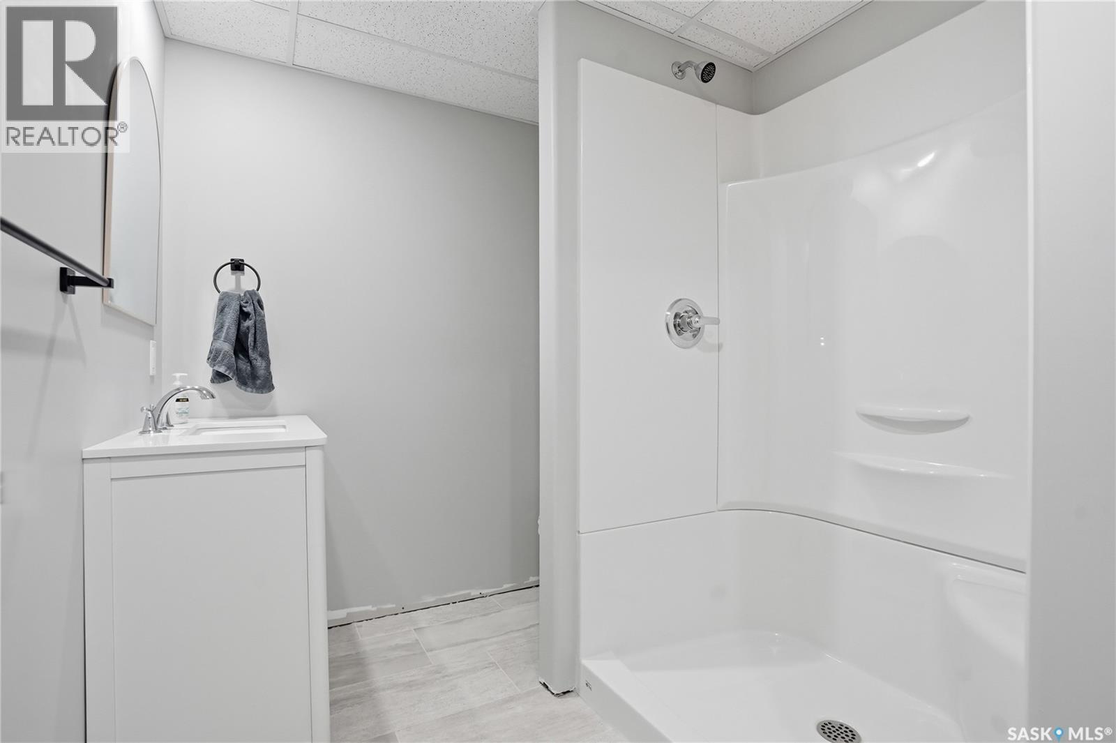 842 Stensrud Road, Saskatoon, SK - Indoor Photo Showing Bathroom