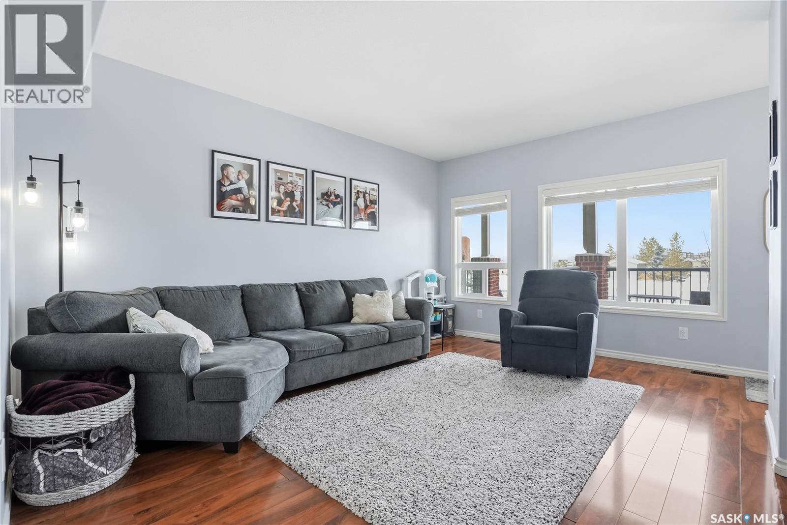 842 Stensrud Road, Saskatoon, SK - Indoor Photo Showing Living Room