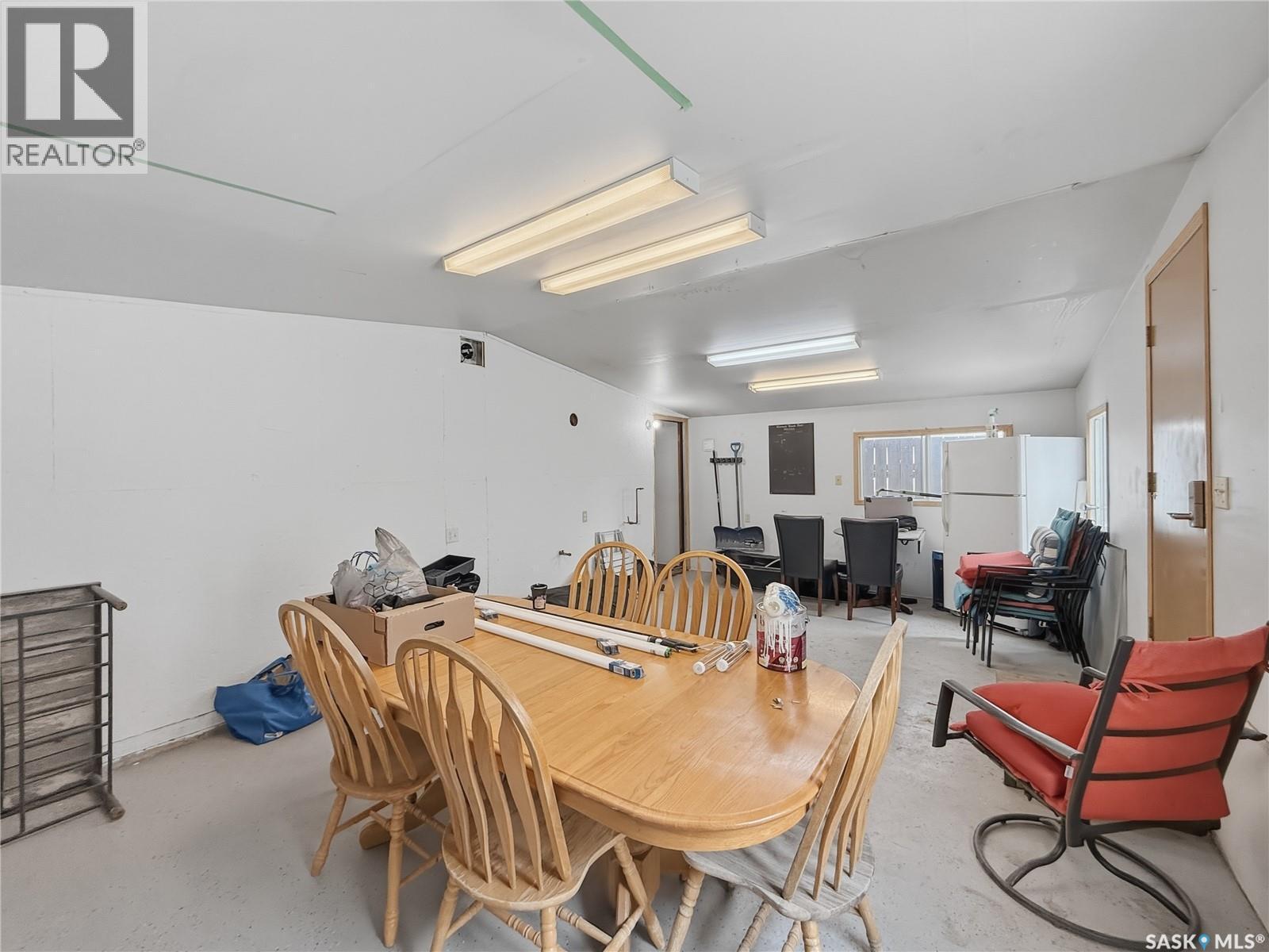 525 6Th Avenue Nw, Swift Current, SK - Indoor