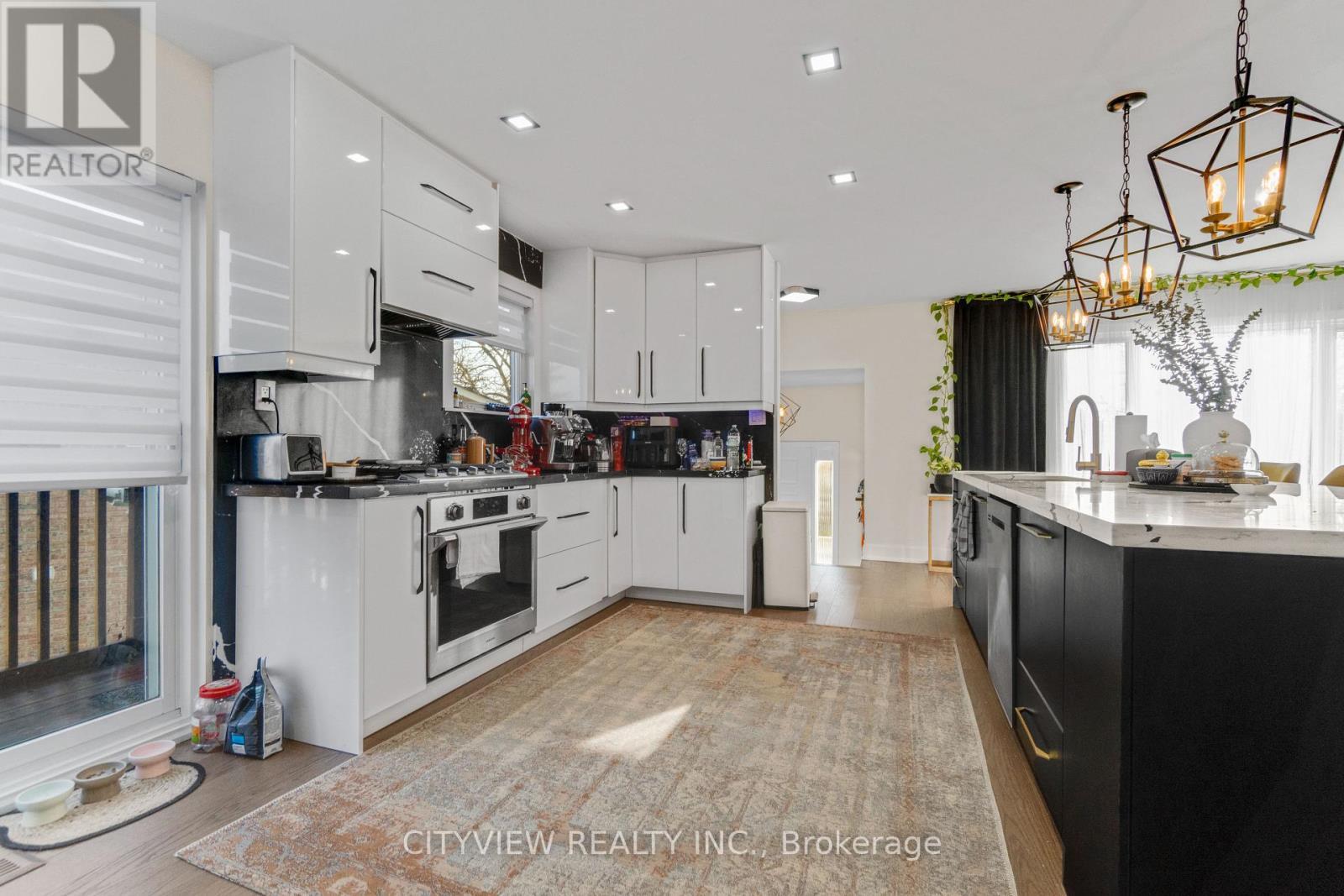 64 Foxacre Row, Brampton, ON - Indoor Photo Showing Kitchen With Upgraded Kitchen