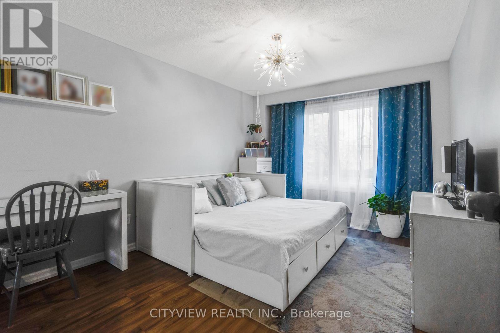 64 Foxacre Row, Brampton, ON - Indoor Photo Showing Bedroom