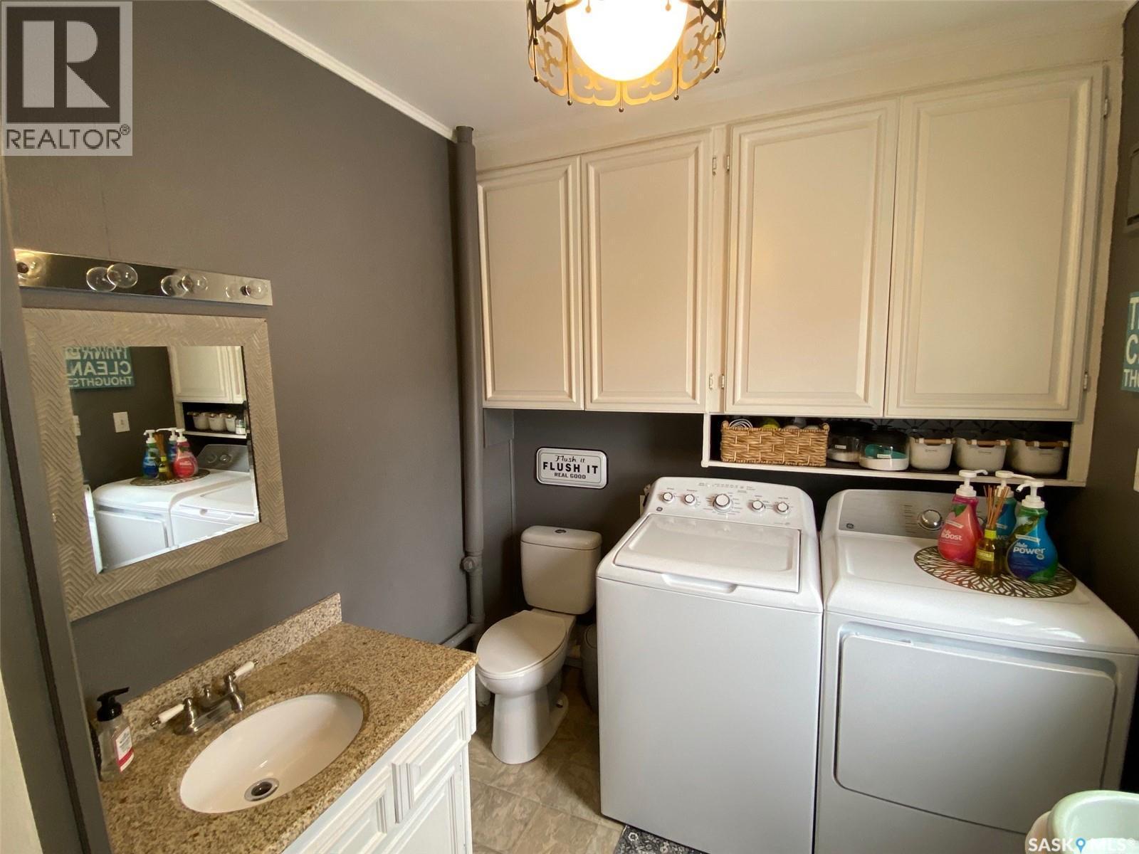 216 Second Avenue N, Yorkton, SK - Indoor