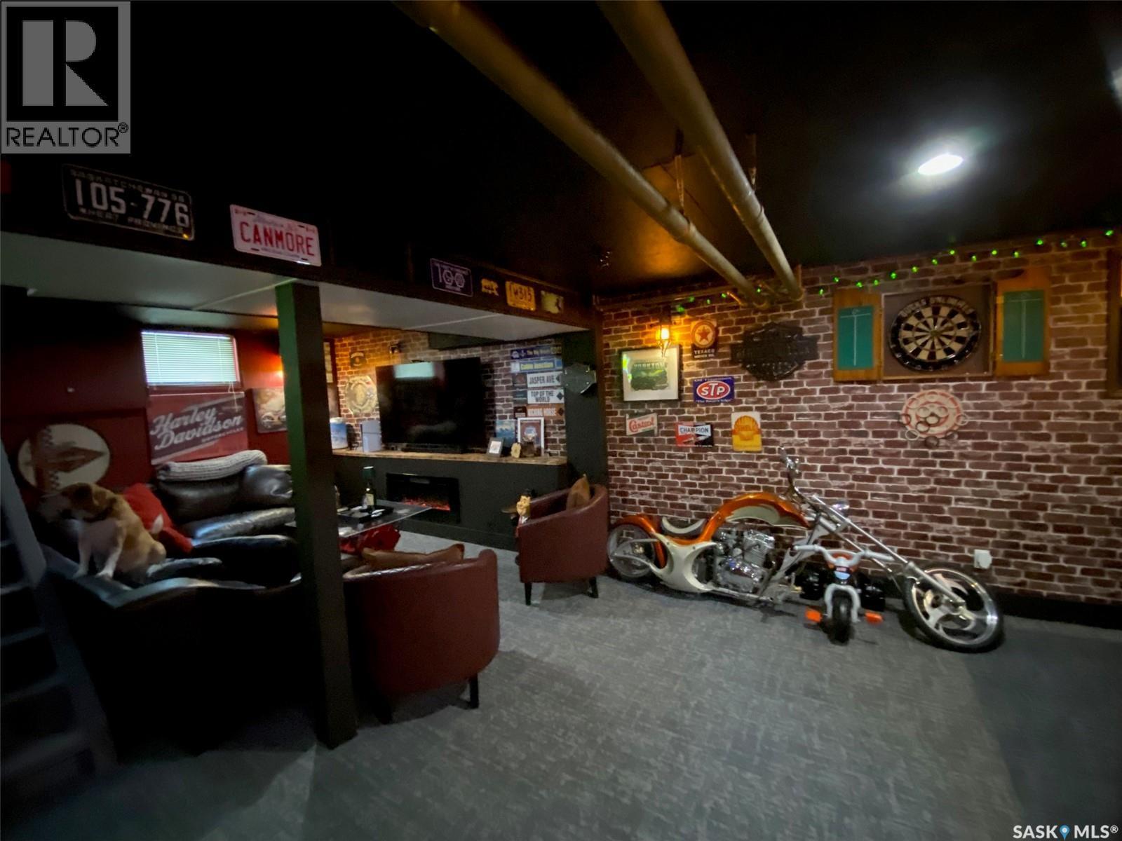 216 Second Avenue N, Yorkton, SK - Indoor