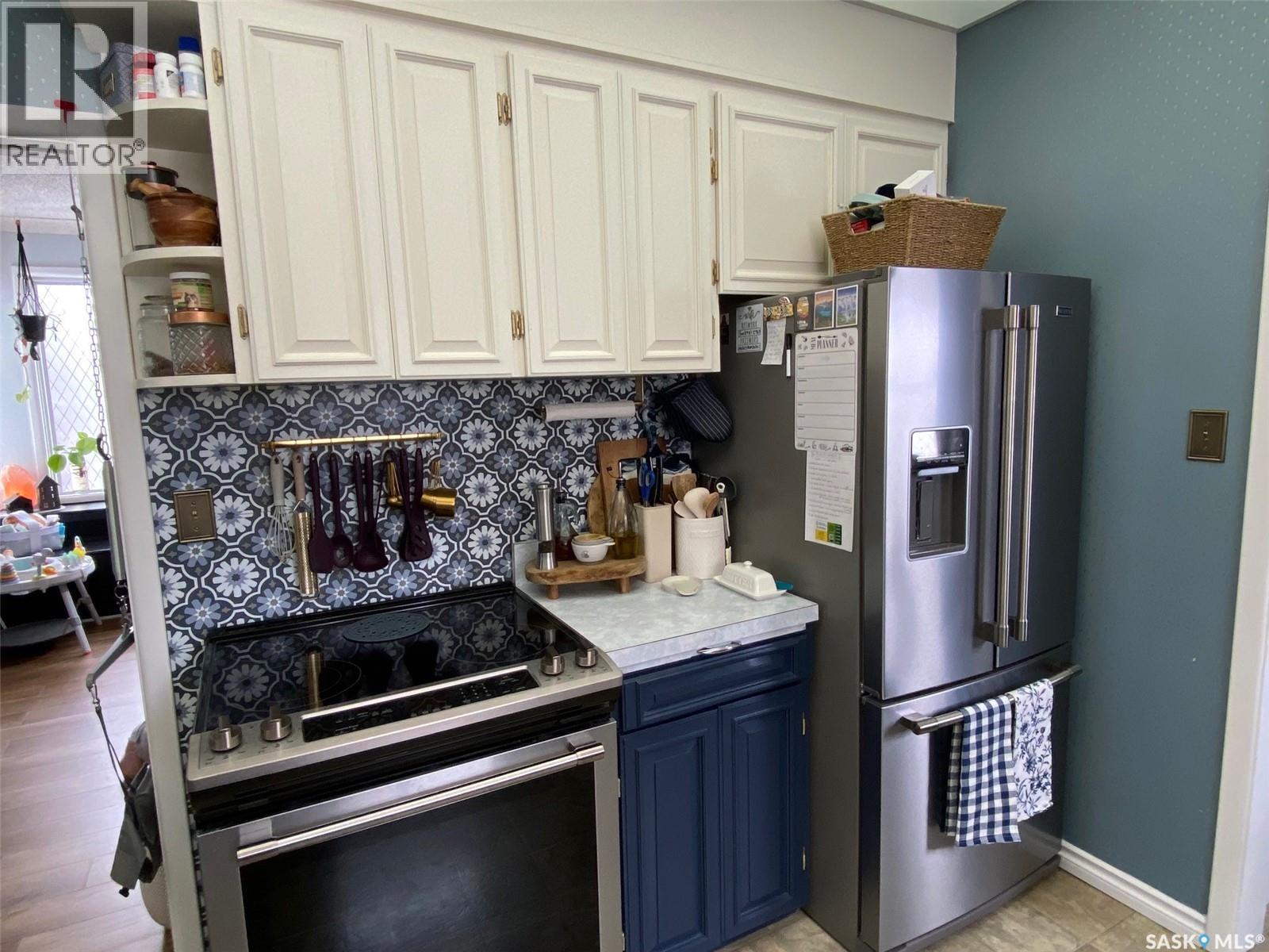 216 Second Avenue N, Yorkton, SK - Indoor Photo Showing Kitchen