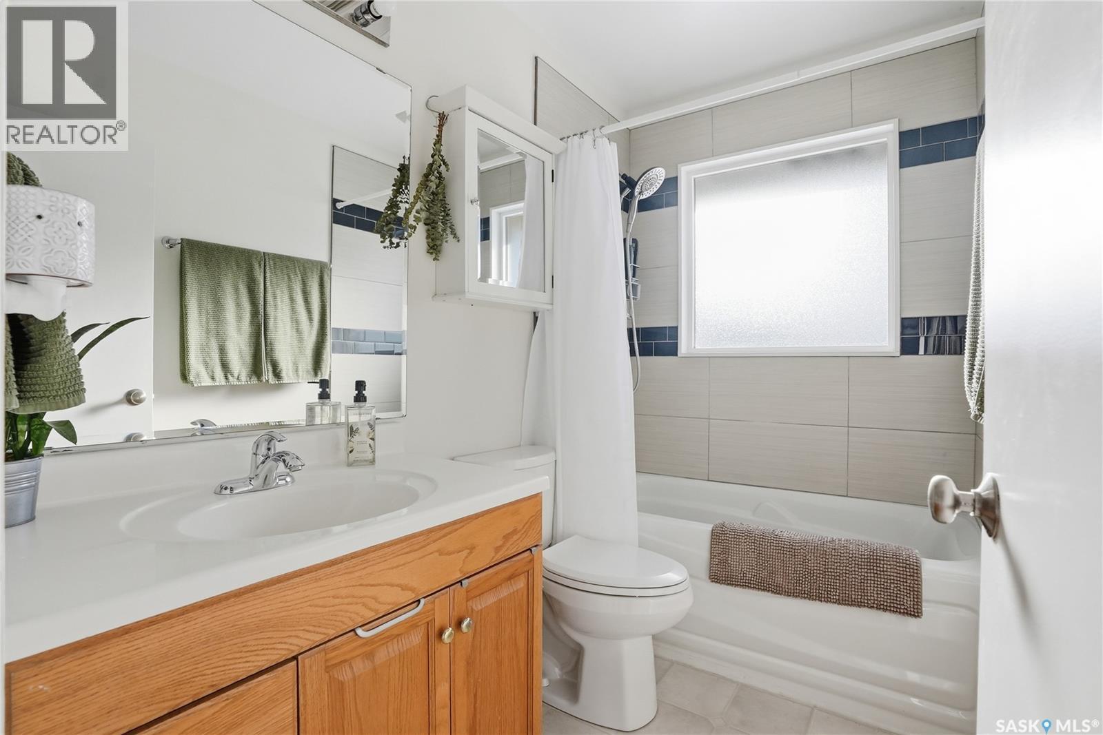2230 William Avenue, Saskatoon, SK - Indoor Photo Showing Bathroom
