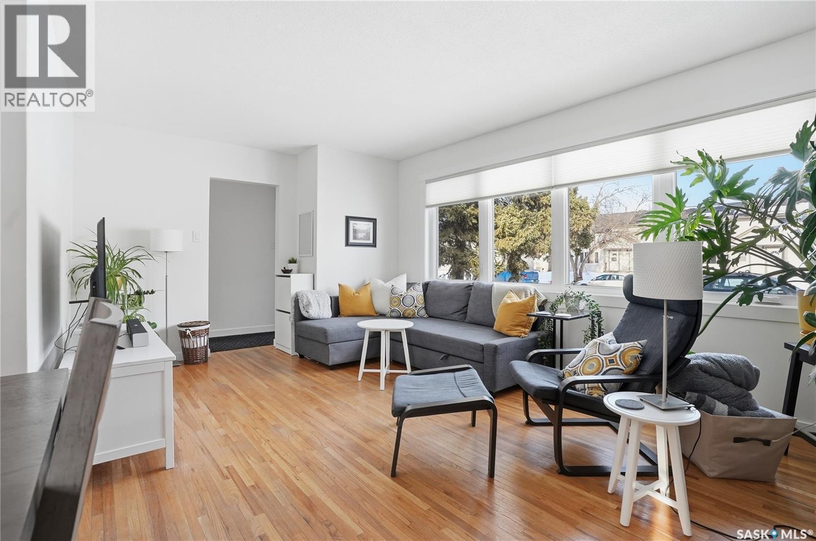 2230 William Avenue, Saskatoon, SK - Indoor Photo Showing Living Room
