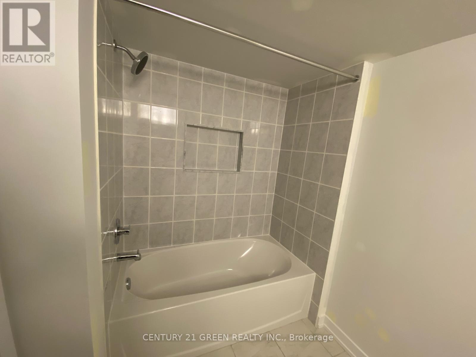 Lower - 29 Danielle Moore Circle, Toronto, ON - Indoor Photo Showing Bathroom