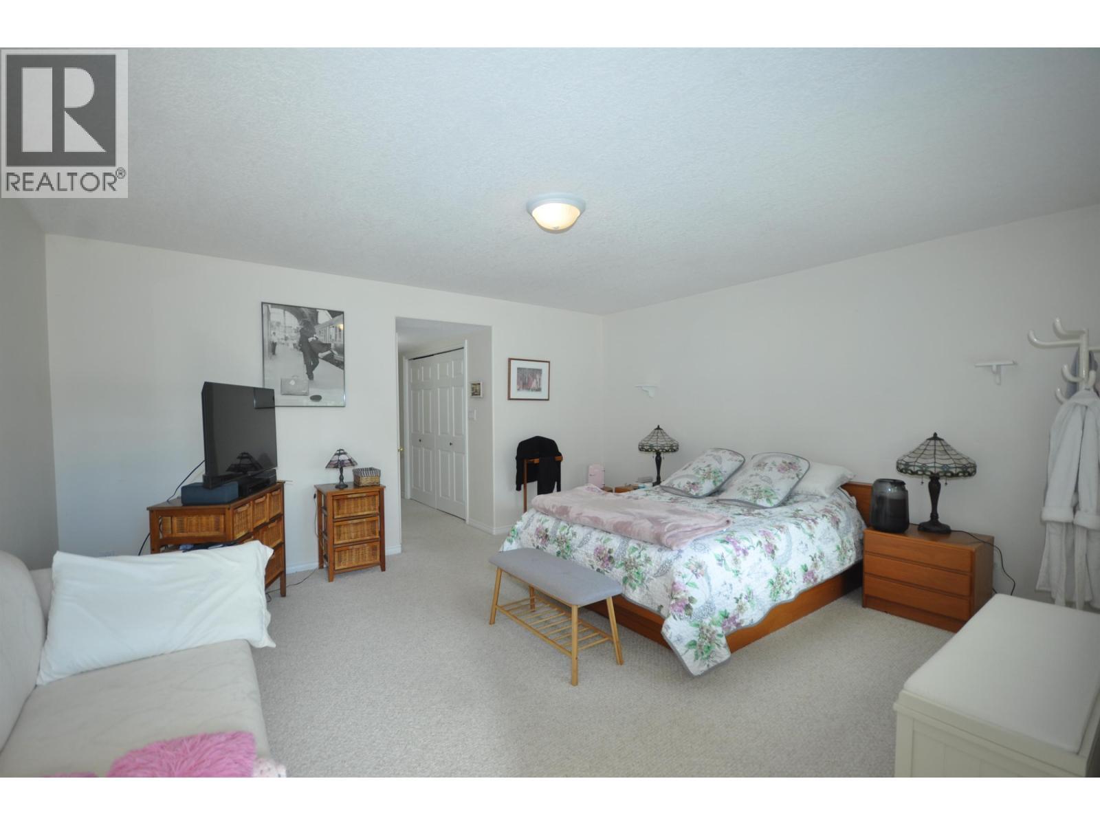 10 11 Eagle Crescent, Williams Lake, BC - Indoor Photo Showing Bedroom