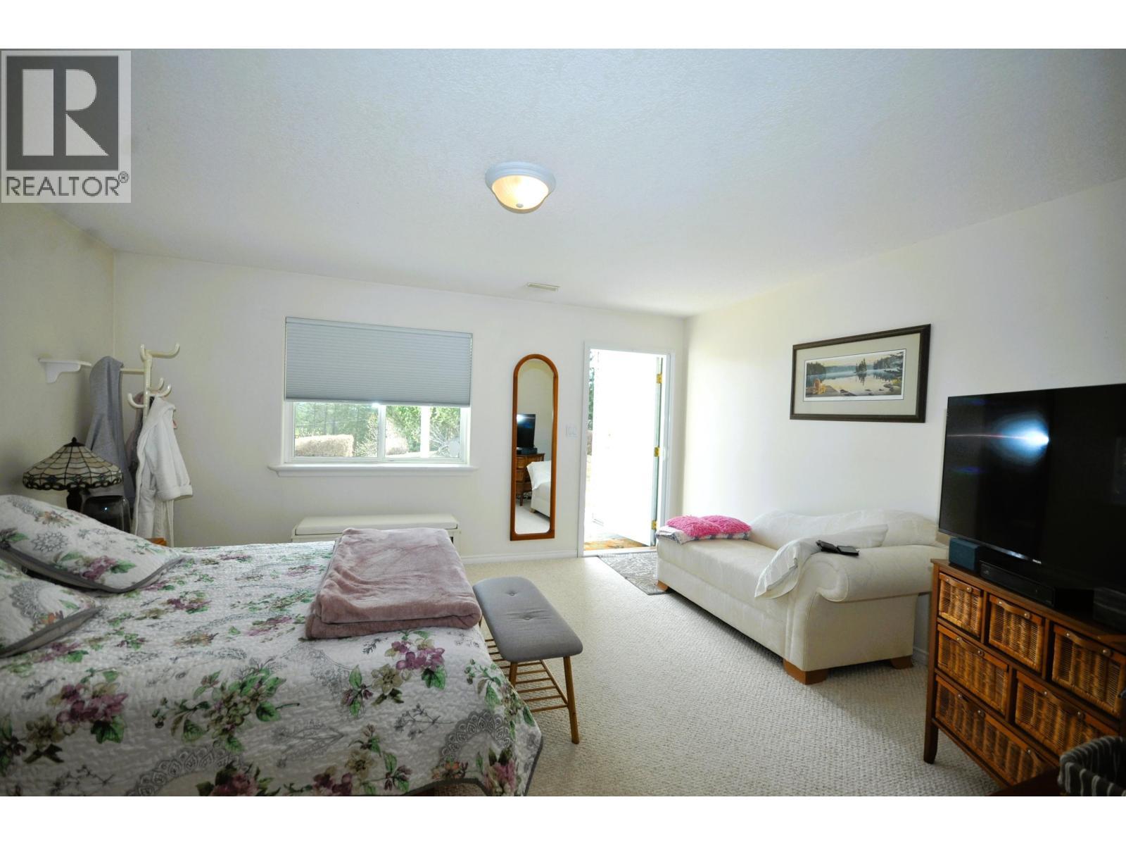 10 11 Eagle Crescent, Williams Lake, BC - Indoor Photo Showing Bedroom