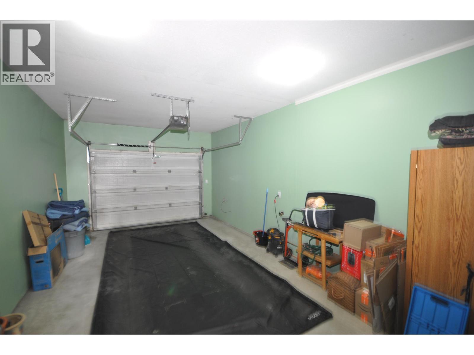 10 11 Eagle Crescent, Williams Lake, BC - Indoor Photo Showing Garage