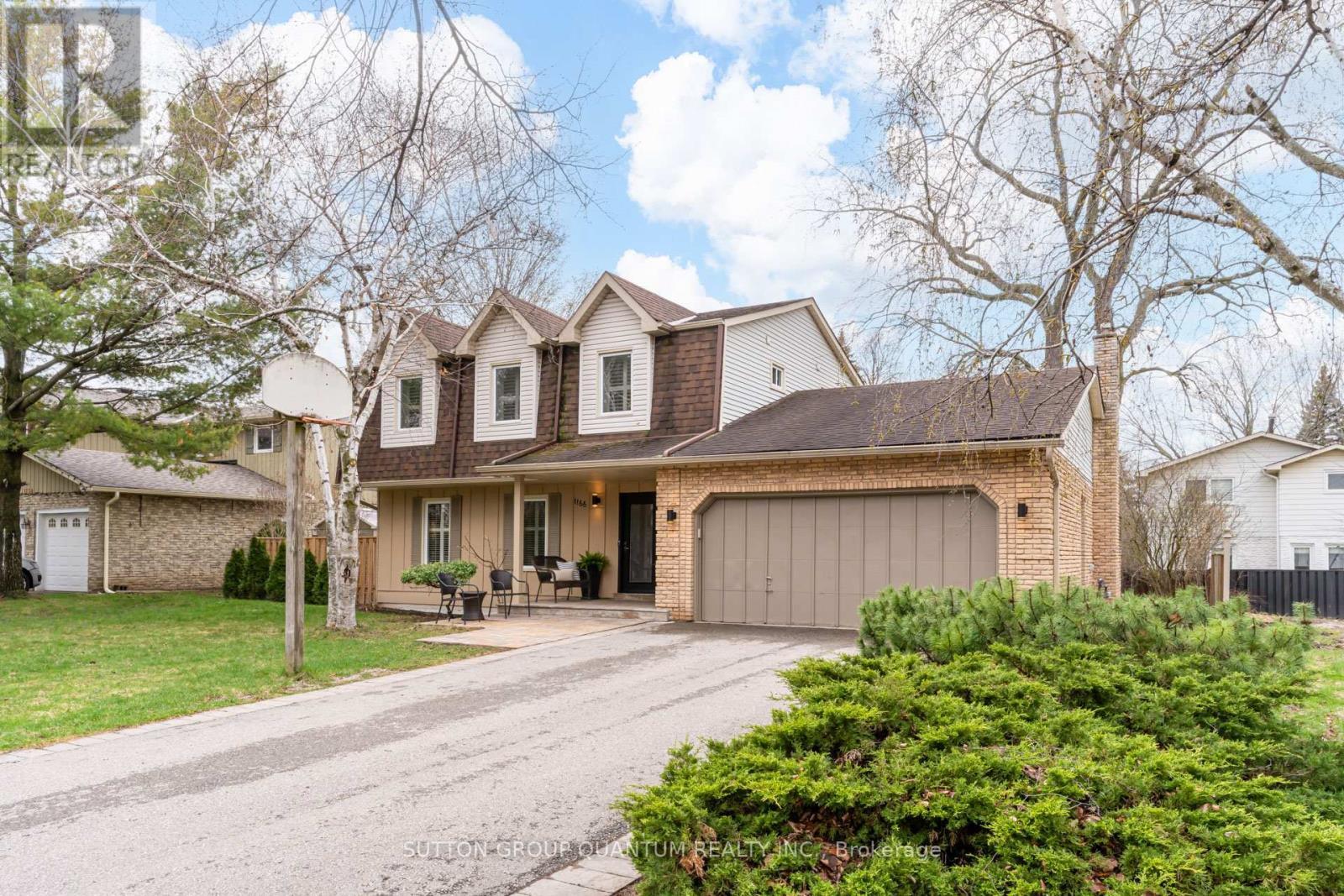 Large Double Driveway - 1166 Geran Crescent, Mississauga, ON - Outdoor With Facade