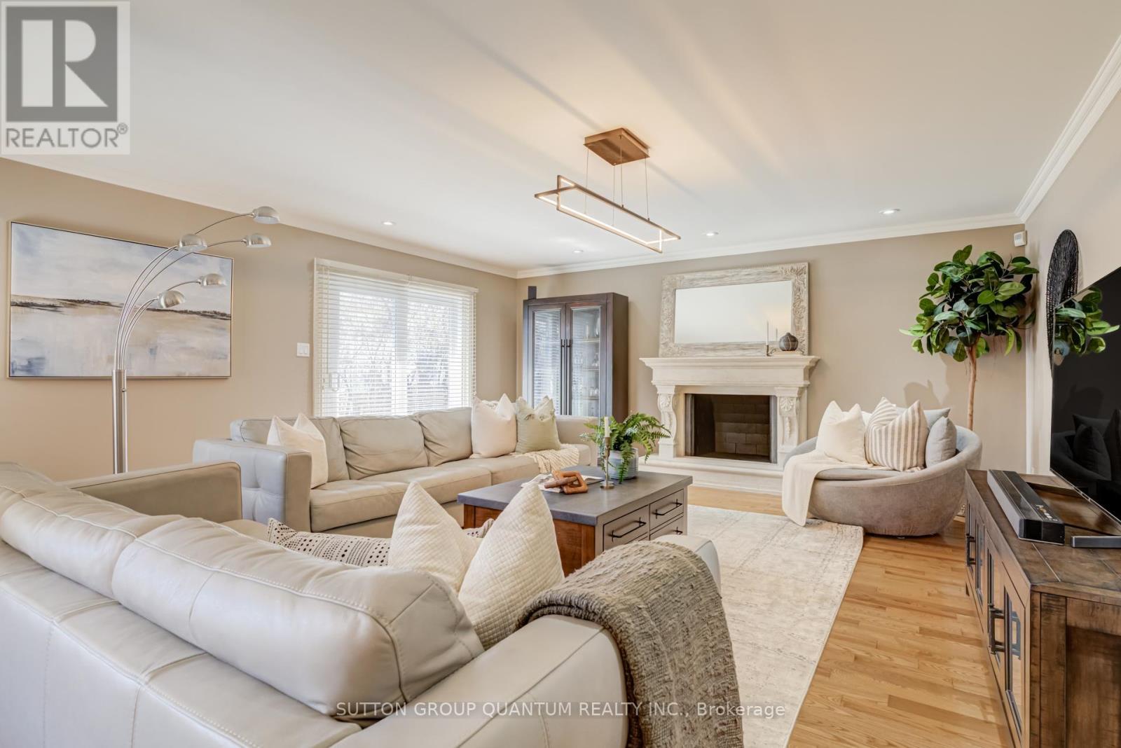 Great Room - 1166 Geran Crescent, Mississauga, ON - Indoor Photo Showing Living Room With Fireplace