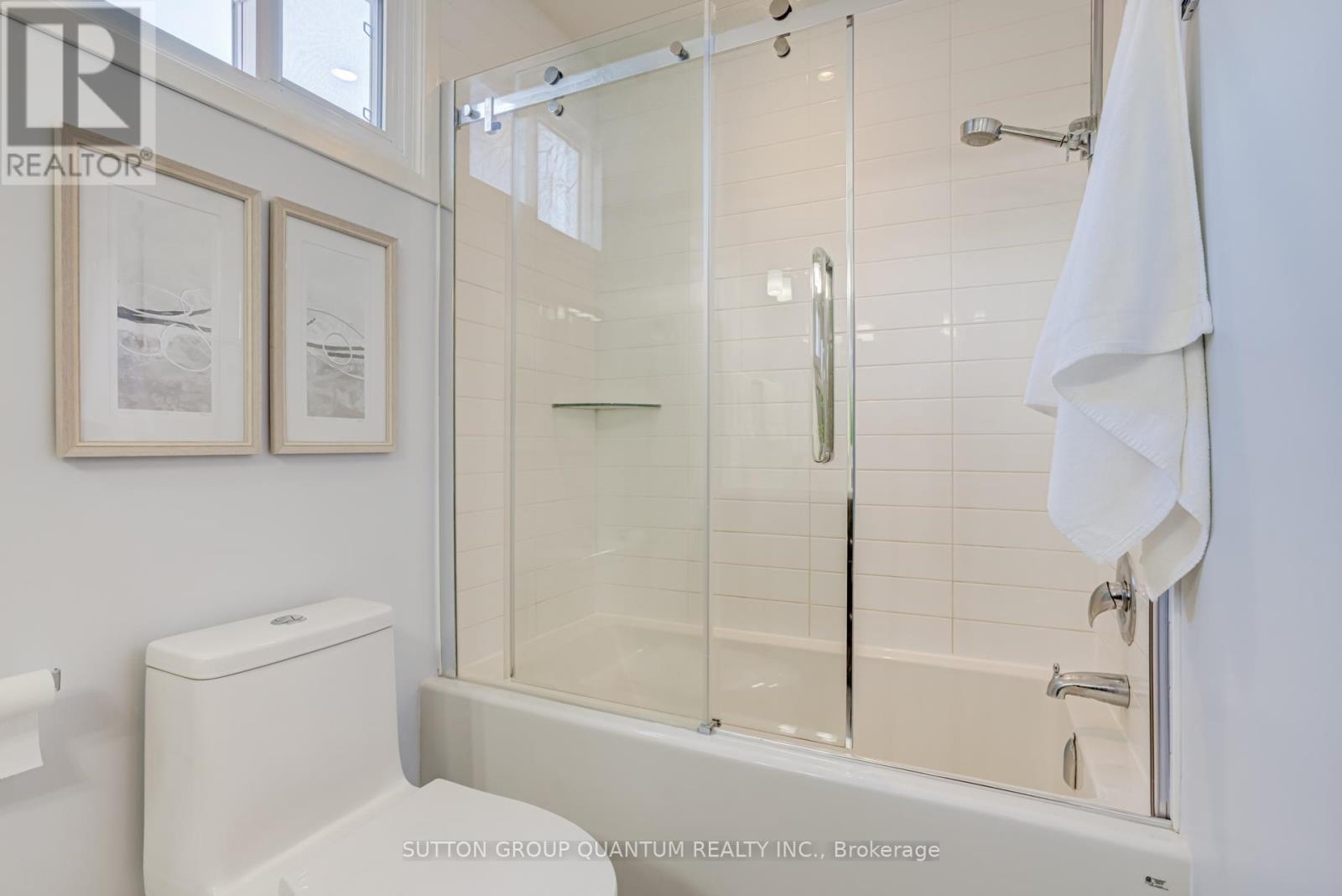 Family Bathroom - 1166 Geran Crescent, Mississauga, ON - Indoor Photo Showing Bathroom