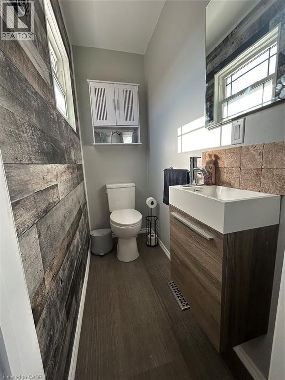 36 Angela Crescent, Cambridge, ON - Indoor Photo Showing Bathroom