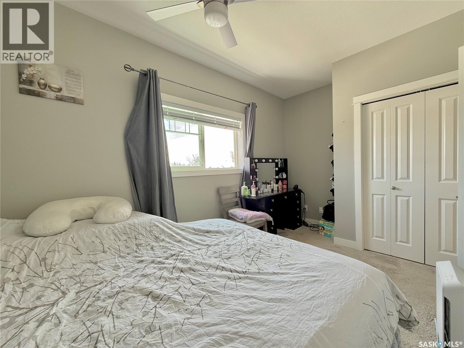 202 702 Hart Road, Saskatoon, SK - Indoor Photo Showing Bedroom