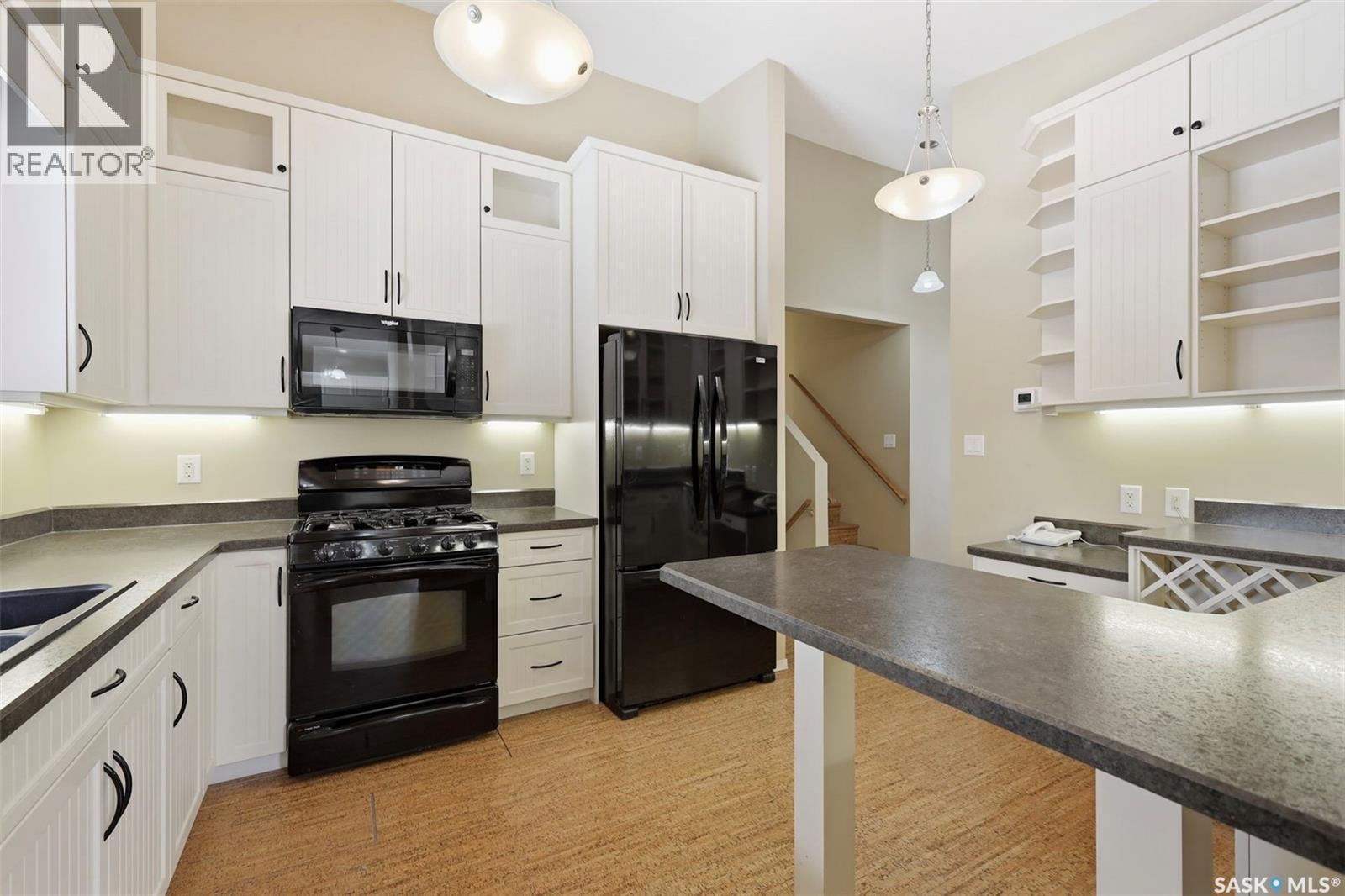 117 Mount Allison Crescent, Saskatoon, SK - Indoor Photo Showing Kitchen