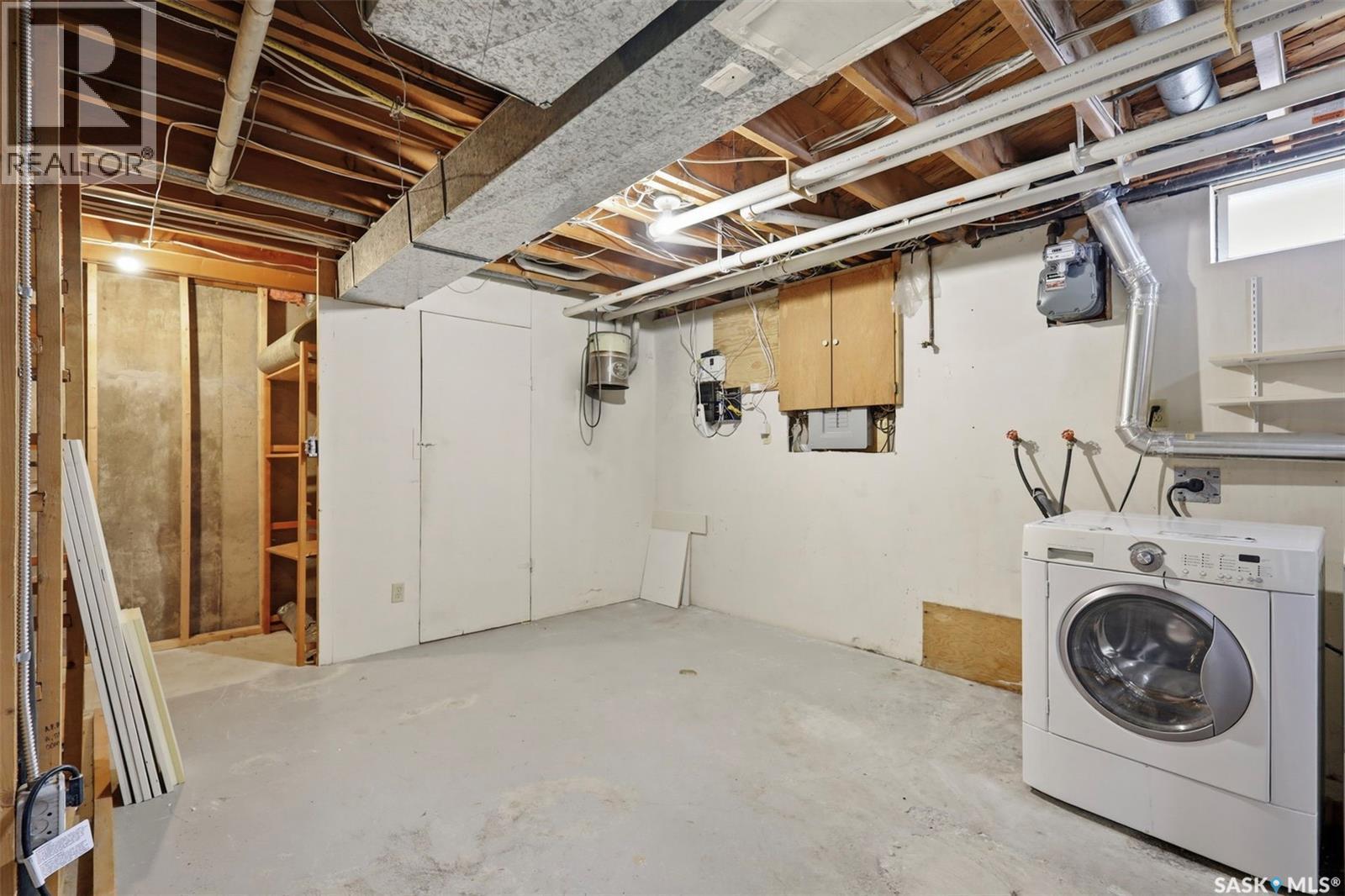 117 Mount Allison Crescent, Saskatoon, SK - Indoor Photo Showing Laundry Room