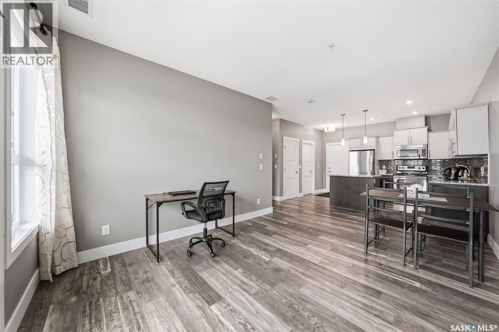 202 415 Maningas Bend, Saskatoon, SK - Indoor