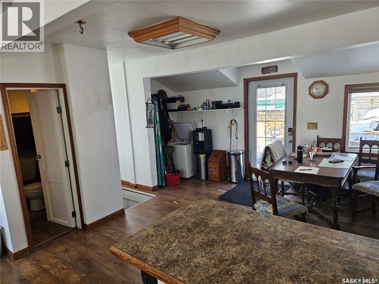 370 Arthur Street, Regina, SK - Indoor Photo Showing Dining Room