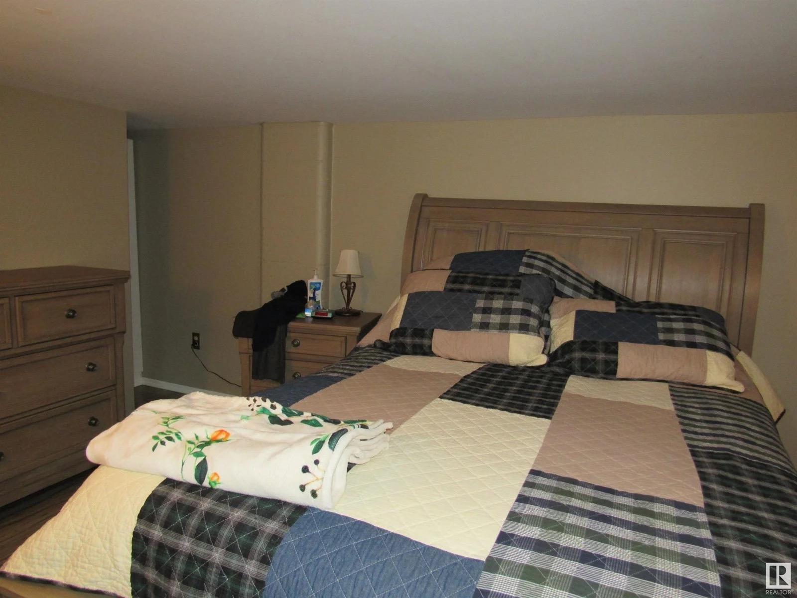 5023 50 St, Barrhead, AB