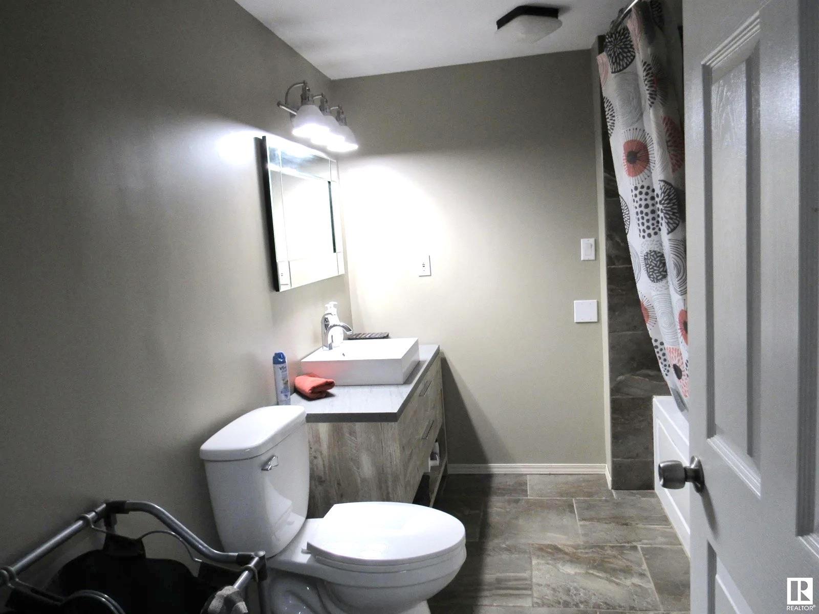 5023 50 St, Barrhead, AB