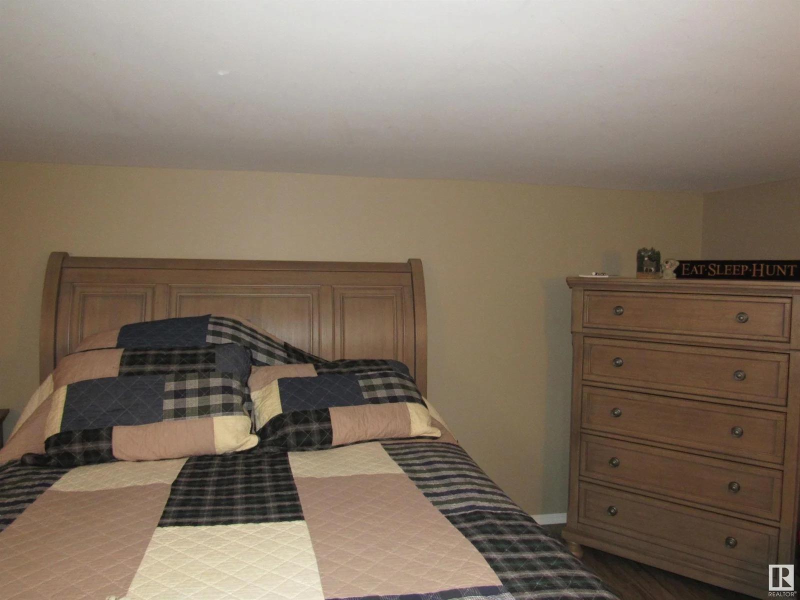 5023 50 St, Barrhead, AB