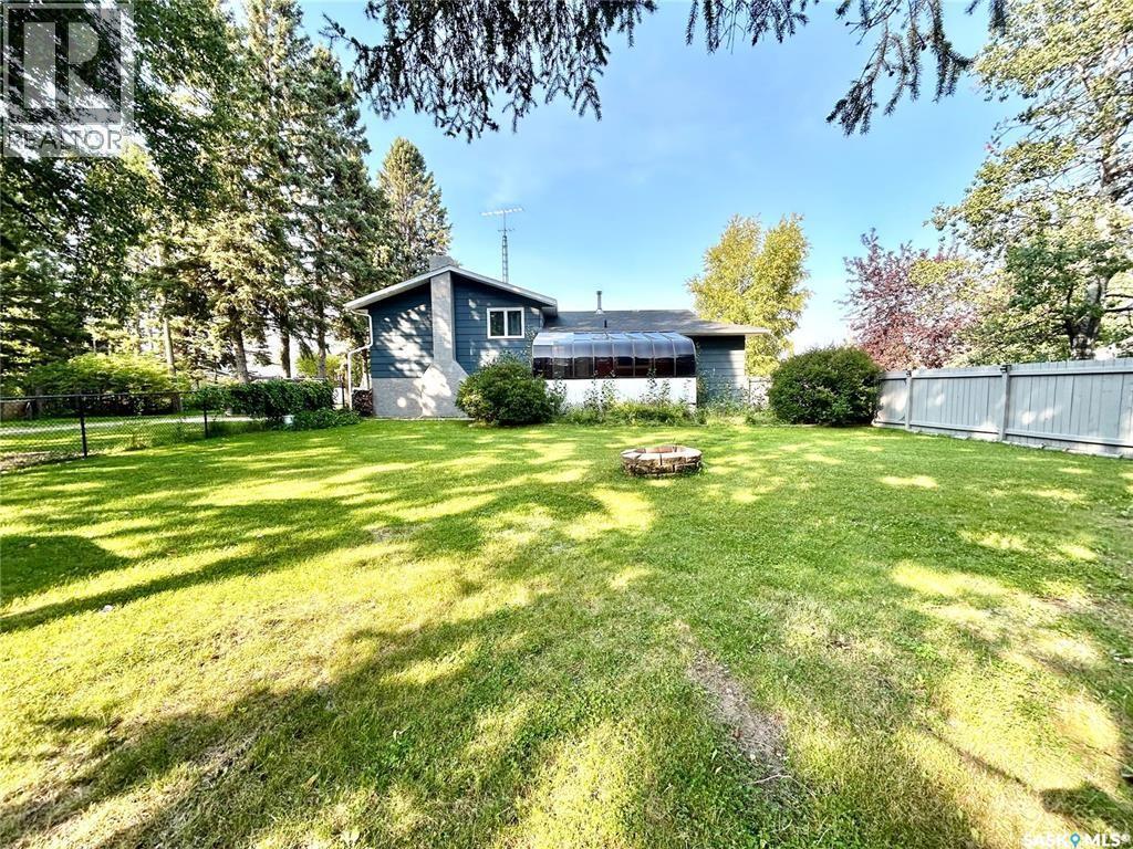 116 6Th Street E, Nipawin, SK - Outdoor