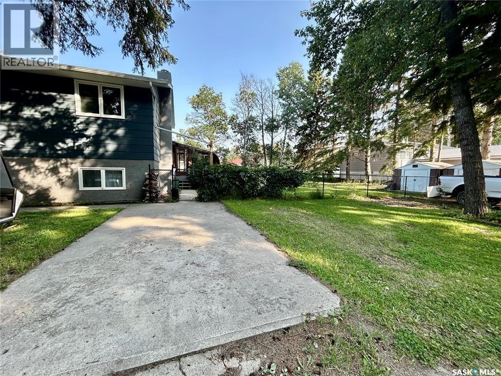 116 6Th Street E, Nipawin, SK - Outdoor
