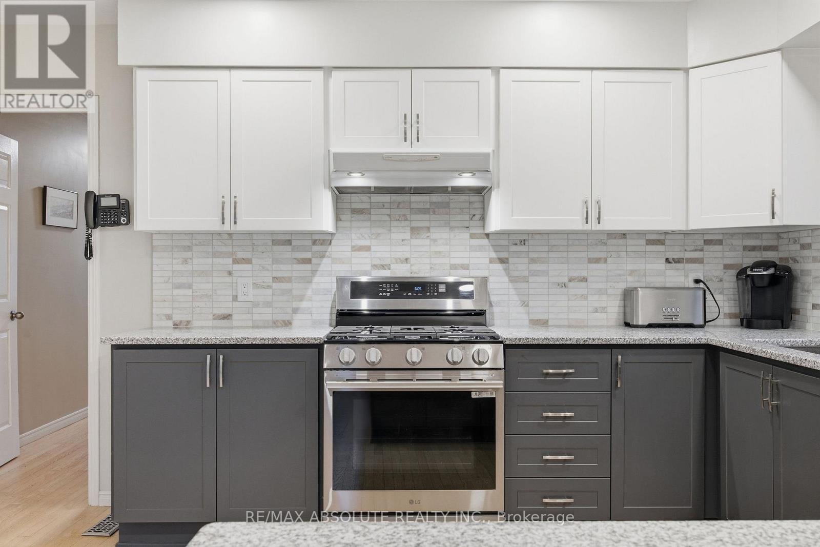 605 Rowanwood Avenue, Ottawa, ON - Indoor Photo Showing Kitchen