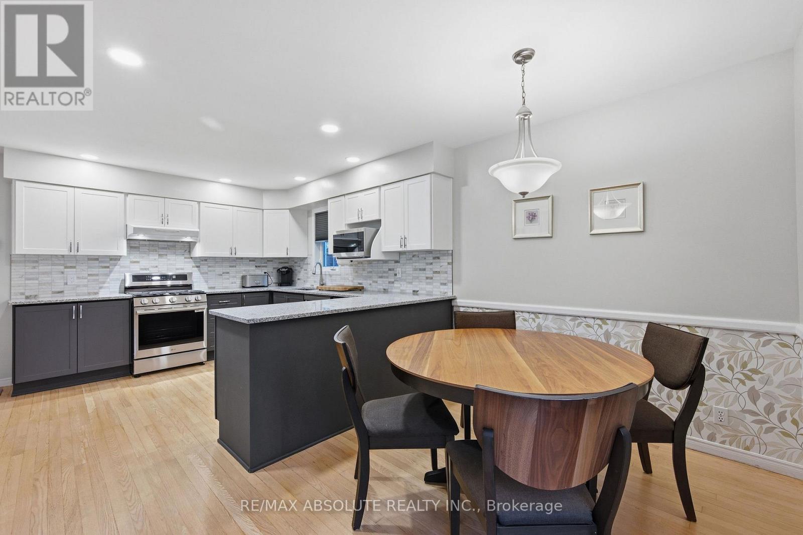 605 Rowanwood Avenue, Ottawa, ON - Indoor