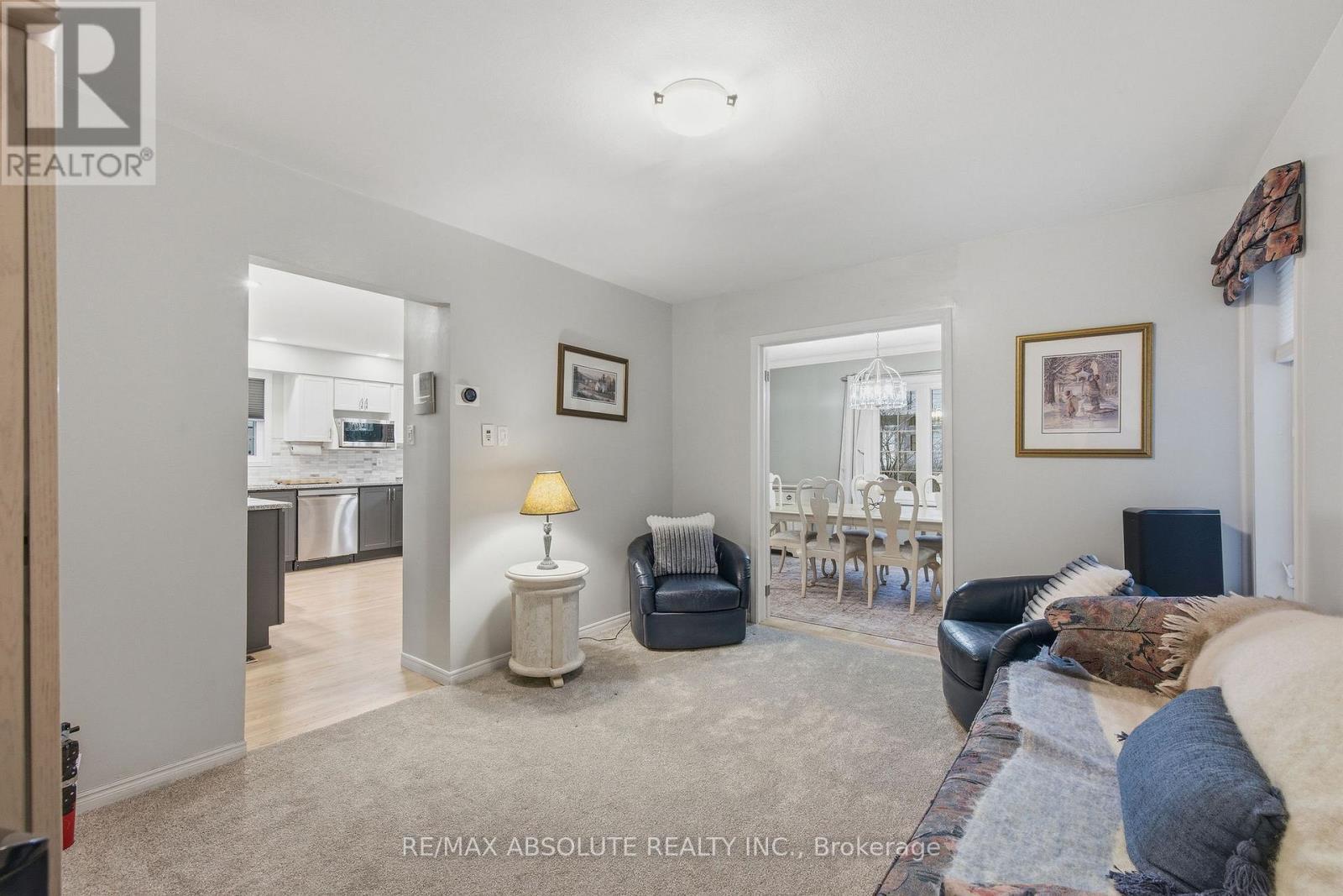 605 Rowanwood Avenue, Ottawa, ON - Indoor Photo Showing Bedroom
