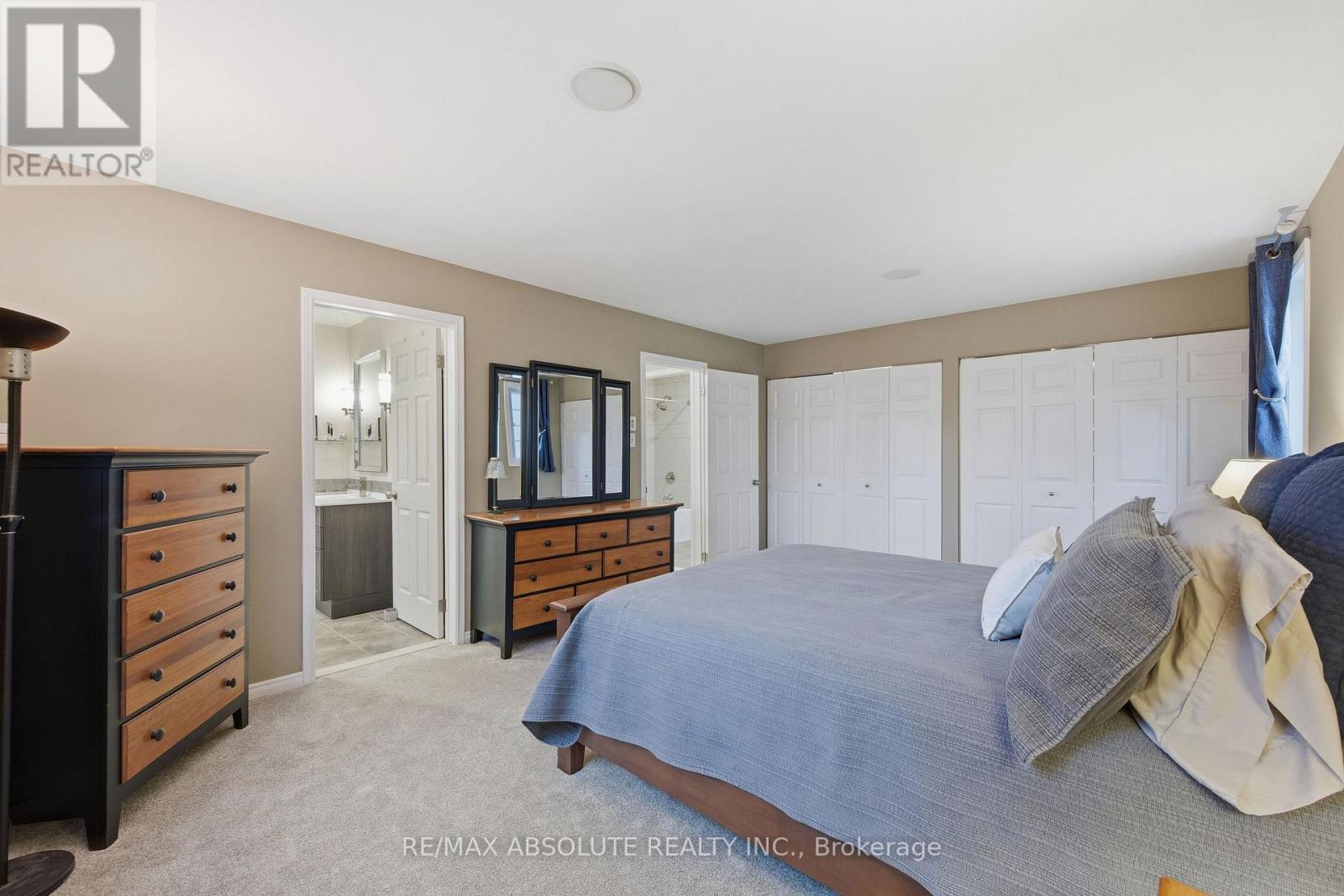 605 Rowanwood Avenue, Ottawa, ON - Indoor Photo Showing Bedroom