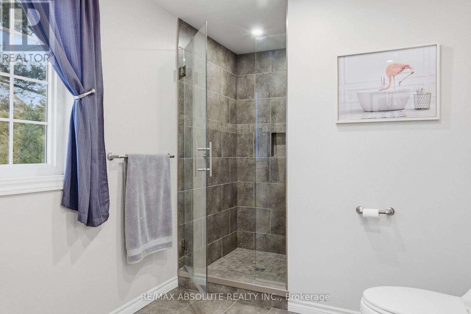 605 Rowanwood Avenue, Ottawa, ON - Indoor Photo Showing Bathroom