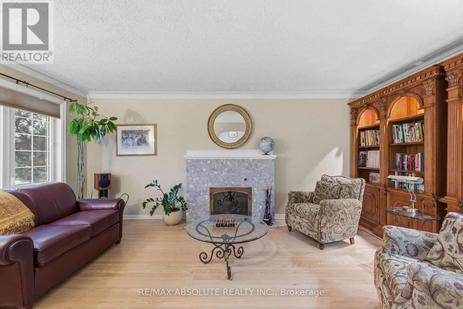 605 Rowanwood Avenue, Ottawa, ON - Indoor Photo Showing Living Room With Fireplace