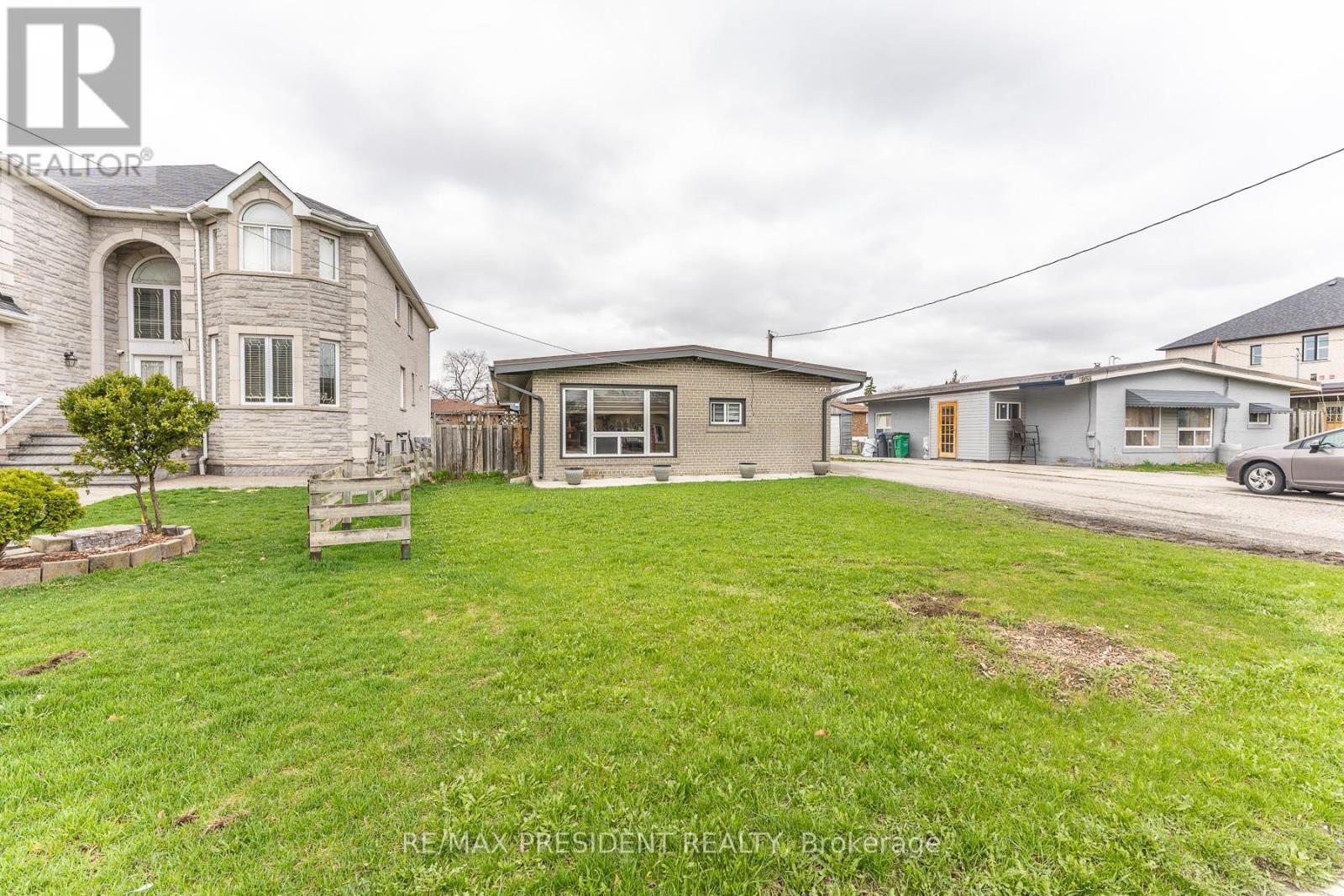 7648 Redstone Road, Mississauga, ON - Outdoor