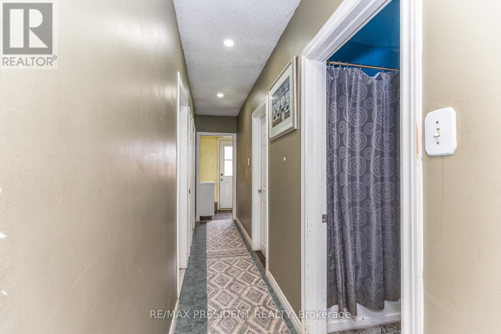 7648 Redstone Road, Mississauga, ON - Indoor